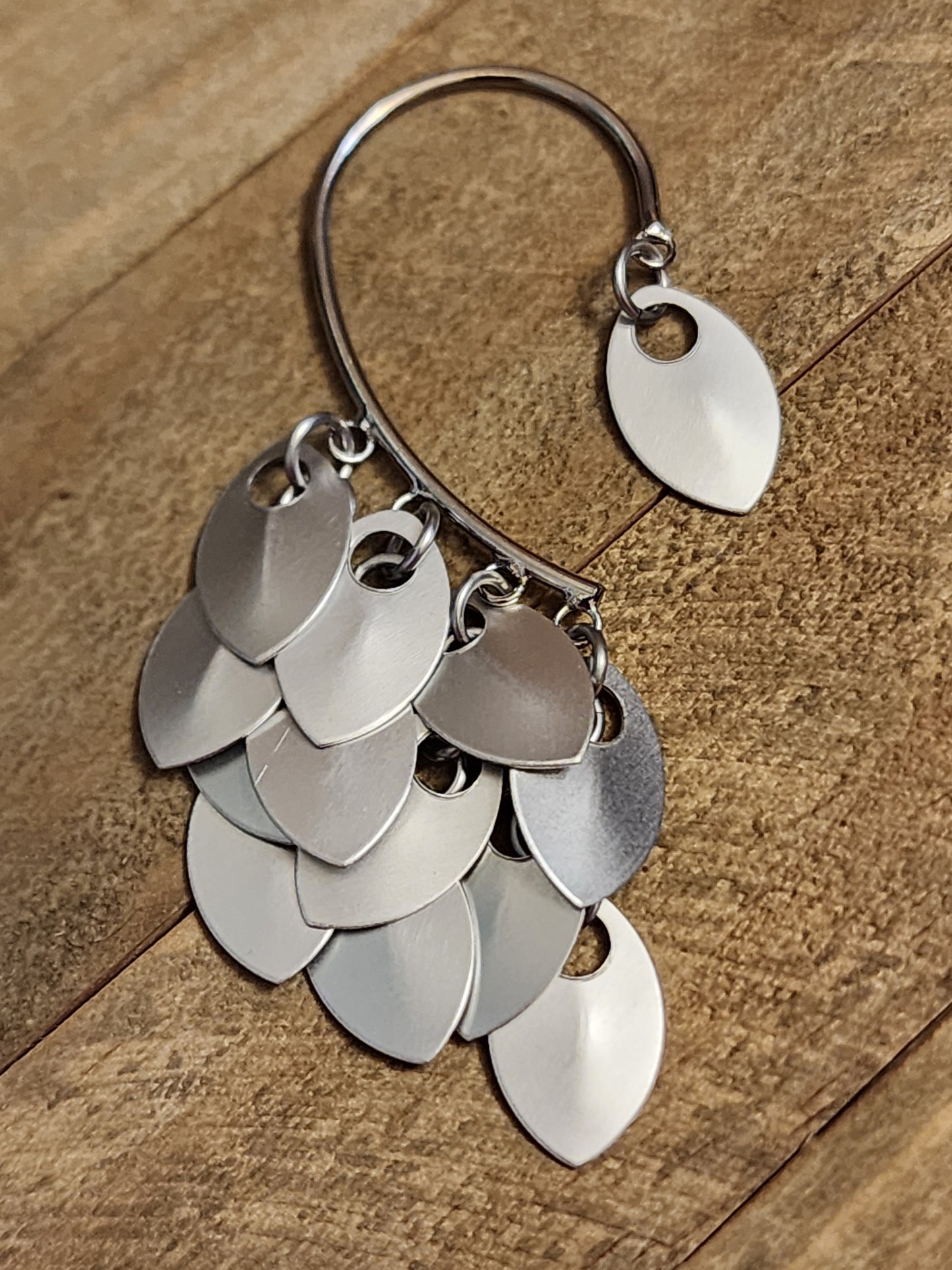 Right Multi-Scale Ear Cuff in Silver