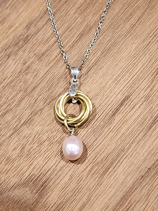 Golden Love Knot Necklace with Freshwater Pearl – A Timeless Symbol of Love and Grace