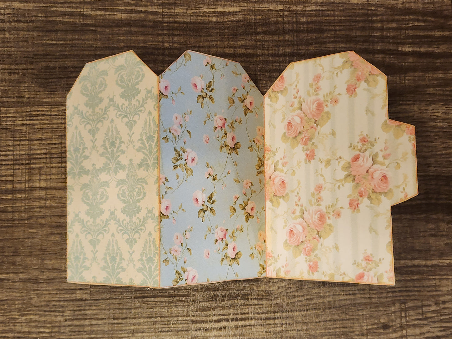 (Pocket Tags) Shabby Chic Pocket Tags with Chainmaille for Gulf Coast Crafters Convention
