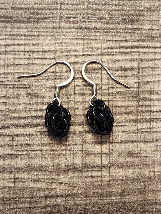 Black (Onyx) Sweet Pea Chainmaille Earrings