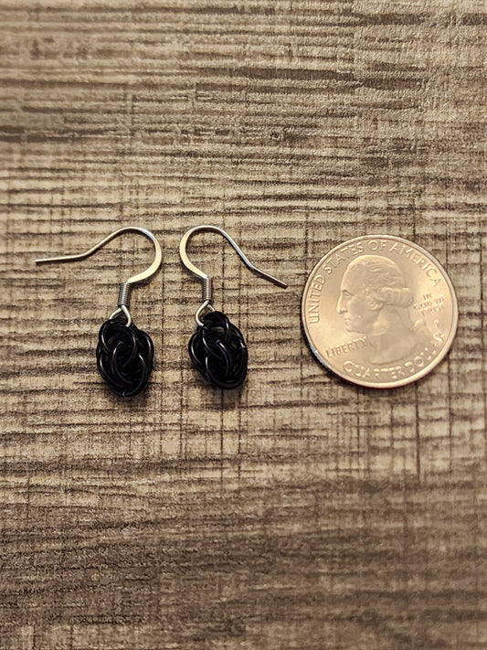 Black (Onyx) Sweet Pea Chainmaille Earrings