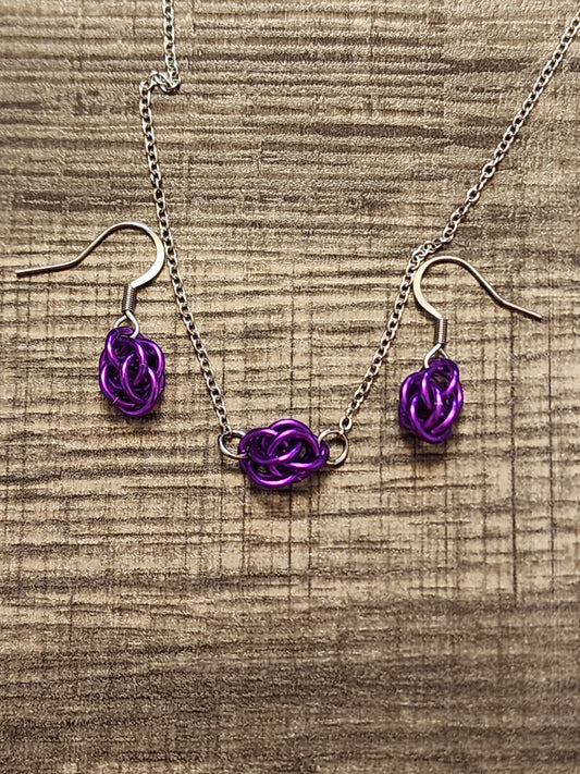 Violet Sweet Pea Chainmaille Jewelry Set (Necklace & Earrings)