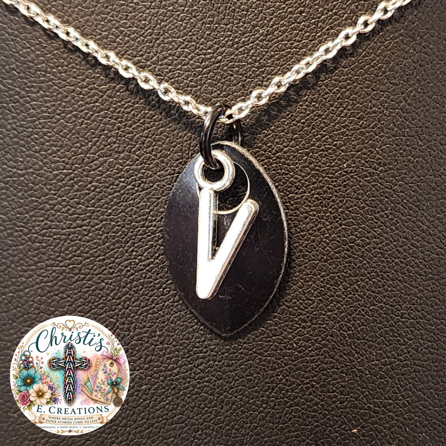 Alphabet Scale Necklace – Letter [V]